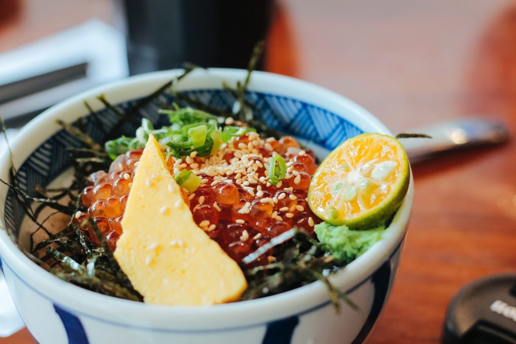 Create your maki or donburi